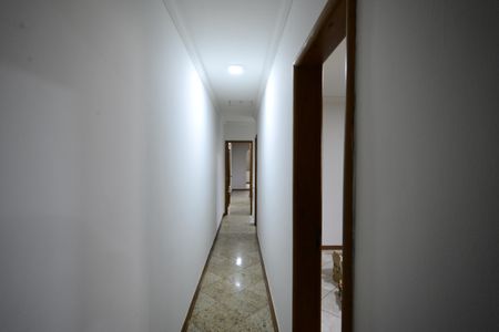 Casa à venda com 260m², 3 quartos e 3 vagasCorredor do Banheiro