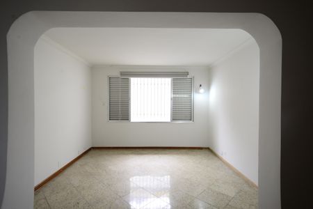 Casa à venda com 260m², 3 quartos e 3 vagasSuíte