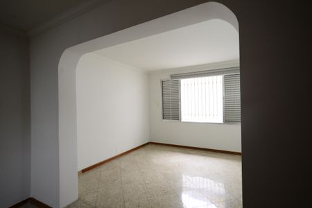 Casa à venda com 260m², 3 quartos e 3 vagasSuíte