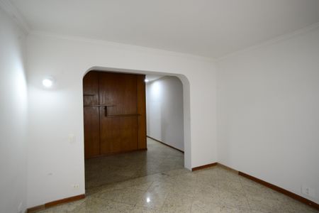 Casa à venda com 260m², 3 quartos e 3 vagasSuíte