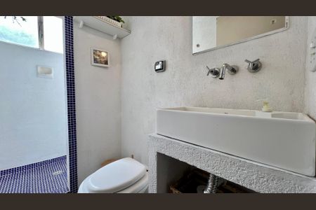 Apartamento à venda com 126m², 3 quartos e 1 vaga Apartamento à venda com 126m², 3 quartos e 1 vagaBanheiro