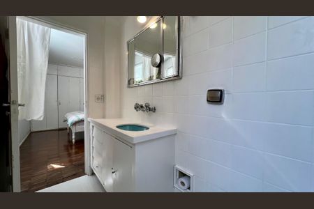 Apartamento à venda com 126m², 3 quartos e 1 vaga Apartamento à venda com 126m², 3 quartos e 1 vagaBanheiro da Suíte