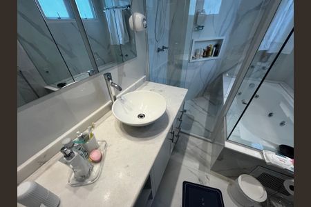 Casa de condomínio à venda com 130m², 3 quartos e 3 vagasBanheiro Suite