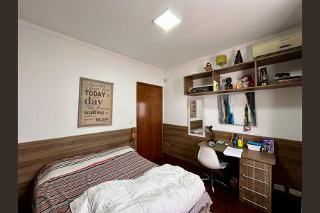 Casa à venda com 200m², 3 quartos e 2 vagasQuarto 2