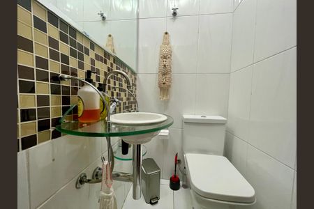 Casa à venda com 200m², 3 quartos e 2 vagasLavabo