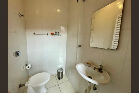 Casa à venda com 200m², 3 quartos e 2 vagasÁrea de Serviço