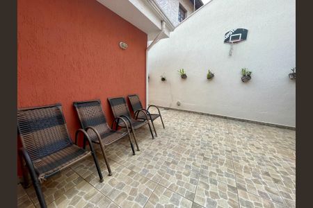 Casa à venda com 200m², 3 quartos e 2 vagasÁrea externa