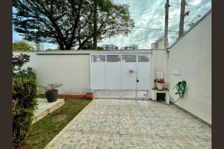 Casa à venda com 200m², 3 quartos e 2 vagasÁrea externa