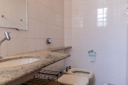 Apartamento à venda com 70m², 2 quartos e 2 vagasBanheiro da Suíte 1