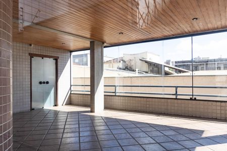 Apartamento à venda com 70m², 2 quartos e 2 vagasÁrea comum - Salão de festas