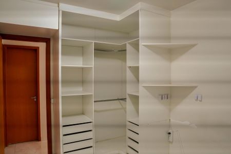 Apartamento para alugar com 1m², 2 quartos e 1 vaga Apartamento para alugar com 1m², 2 quartos e 1 vagaQuarto