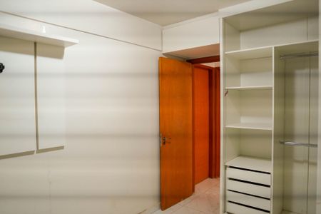 Apartamento para alugar com 1m², 2 quartos e 1 vaga Apartamento para alugar com 1m², 2 quartos e 1 vagaQuarto
