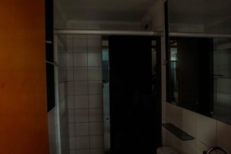 Apartamento para alugar com 1m², 2 quartos e 1 vaga Apartamento para alugar com 1m², 2 quartos e 1 vagaBanheiro