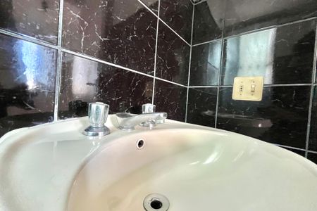 Apartamento à venda com 62m², 2 quartos e 2 vagas Apartamento à venda com 62m², 2 quartos e 2 vagasBanheiro da Suíte