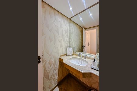 Apartamento à venda com 244m², 5 quartos e 4 vagasLavabo