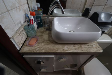 Casa à venda com 150m², 3 quartos e 3 vagasBanheiro 2