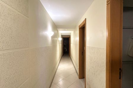 Apartamento à venda com 160m², 3 quartos e 1 vagaCorredor