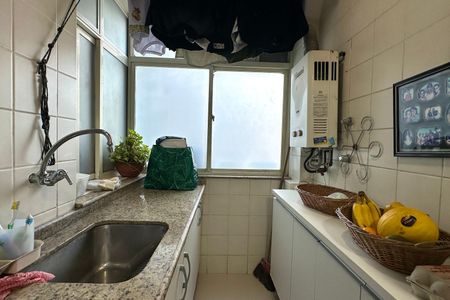 Apartamento à venda com 160m², 3 quartos e 1 vagaÁrea de Serviço