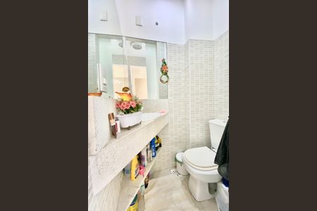 Apartamento à venda com 80m², 2 quartos e sem vaga Apartamento à venda com 80m², 2 quartos e sem vagaBanheiro de Serviço