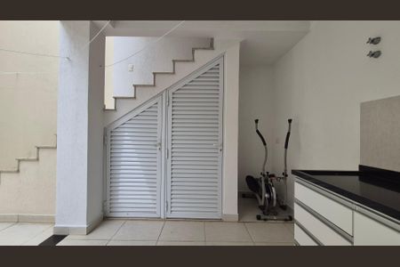 Casa à venda com 208m², 2 quartos e 2 vagas Casa à venda com 208m², 2 quartos e 2 vagasÁrea externa