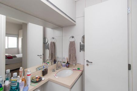 Apartamento à venda com 70m², 3 quartos e 1 vaga Apartamento à venda com 70m², 3 quartos e 1 vagaBanheiro da Suíte