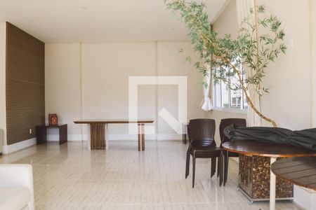 Apartamento à venda com 70m², 3 quartos e 1 vaga Apartamento à venda com 70m², 3 quartos e 1 vagaÁrea comum - Salão de festas