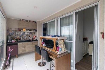 Apartamento à venda com 70m², 3 quartos e 1 vaga Apartamento à venda com 70m², 3 quartos e 1 vagaVaranda