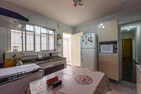 Casa à venda com 104m², 2 quartos e 2 vagas Casa à venda com 104m², 2 quartos e 2 vagasCozinha