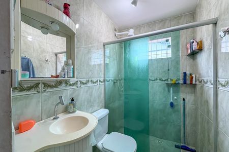 Casa à venda com 104m², 2 quartos e 2 vagas Casa à venda com 104m², 2 quartos e 2 vagasBanheiro
