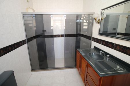 Casa à venda com 310m², 5 quartos e 3 vagasBanheiro da Suíte 1