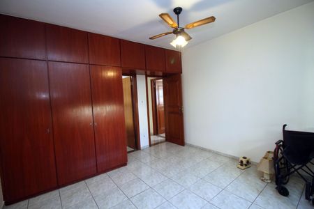 Casa à venda com 310m², 5 quartos e 3 vagasSuíte 2