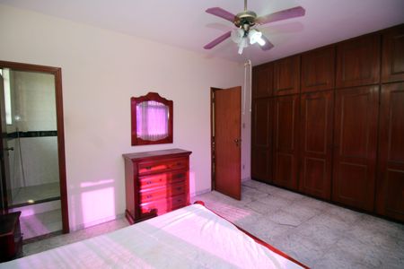 Casa à venda com 310m², 5 quartos e 3 vagasSuíte 1