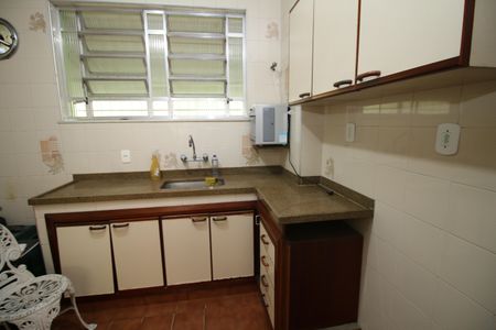 Casa à venda com 310m², 5 quartos e 3 vagasCozinha