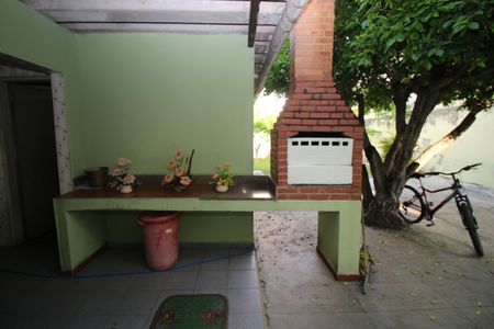 Casa à venda com 310m², 5 quartos e 3 vagasChurrasqueira