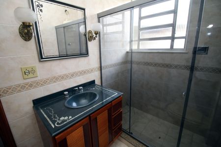 Casa à venda com 310m², 5 quartos e 3 vagasBanheiro da Suíte 2
