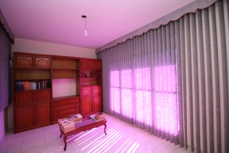 Casa à venda com 310m², 5 quartos e 3 vagasQuarto 2