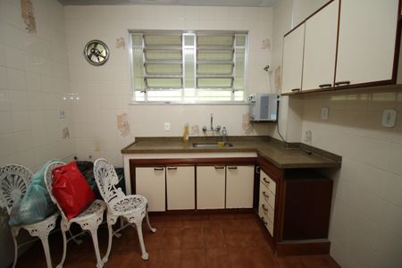Casa à venda com 310m², 5 quartos e 3 vagasCozinha