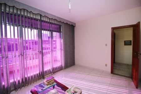 Casa à venda com 310m², 5 quartos e 3 vagasQuarto 2