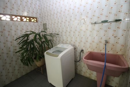 Casa à venda com 310m², 5 quartos e 3 vagasÁrea de Serviço