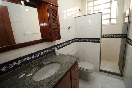 Casa à venda com 310m², 5 quartos e 3 vagasBanheiro Social 2
