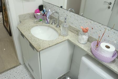 Apartamento à venda com 71m², 2 quartos e 1 vagaBanheiro Social