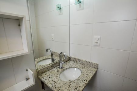 Apartamento à venda com 57m², 2 quartos e 2 vagas Apartamento à venda com 57m², 2 quartos e 2 vagasBanheiro da Suíte