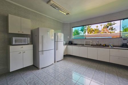 Apartamento para alugar com 500m², 4 quartos e 6 vagas Apartamento para alugar com 500m², 4 quartos e 6 vagasCozinha