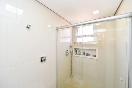 Apartamento à venda com 140m², 3 quartos e 2 vagas Apartamento à venda com 140m², 3 quartos e 2 vagasBanheiro da Suíte