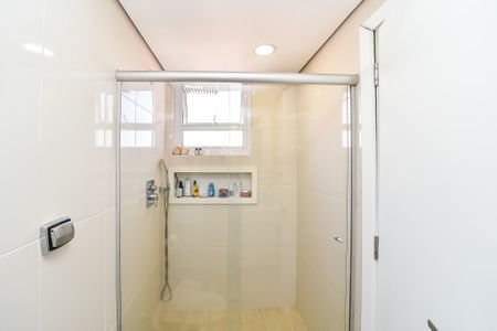 Apartamento à venda com 140m², 3 quartos e 2 vagas Apartamento à venda com 140m², 3 quartos e 2 vagasBanheiro da Suíte