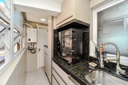 Apartamento à venda com 140m², 3 quartos e 2 vagas Apartamento à venda com 140m², 3 quartos e 2 vagasÁrea de Serviço