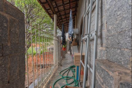 Casa à venda com 100m², 2 quartos e 2 vagasQuintal