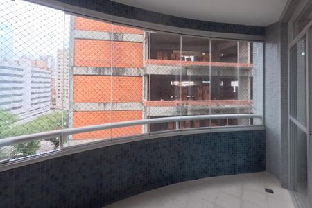 Apartamento para alugar com 202m², 4 quartos e 2 vagasVaranda