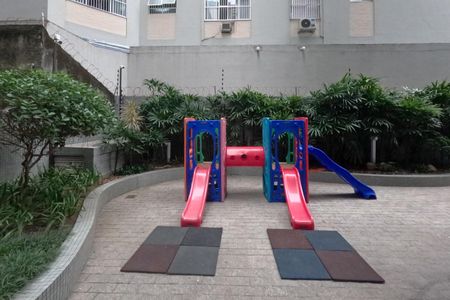 Apartamento para alugar com 202m², 4 quartos e 2 vagasÁrea Comum - Playground