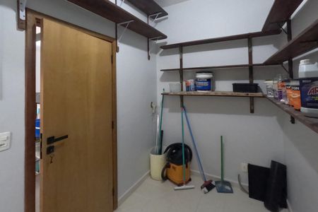 Apartamento para alugar com 202m², 4 quartos e 2 vagasQuarto de Serviço